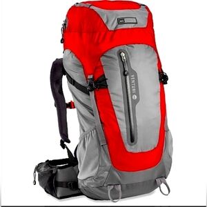 REI Venturi 40 pack Medium NWOT
